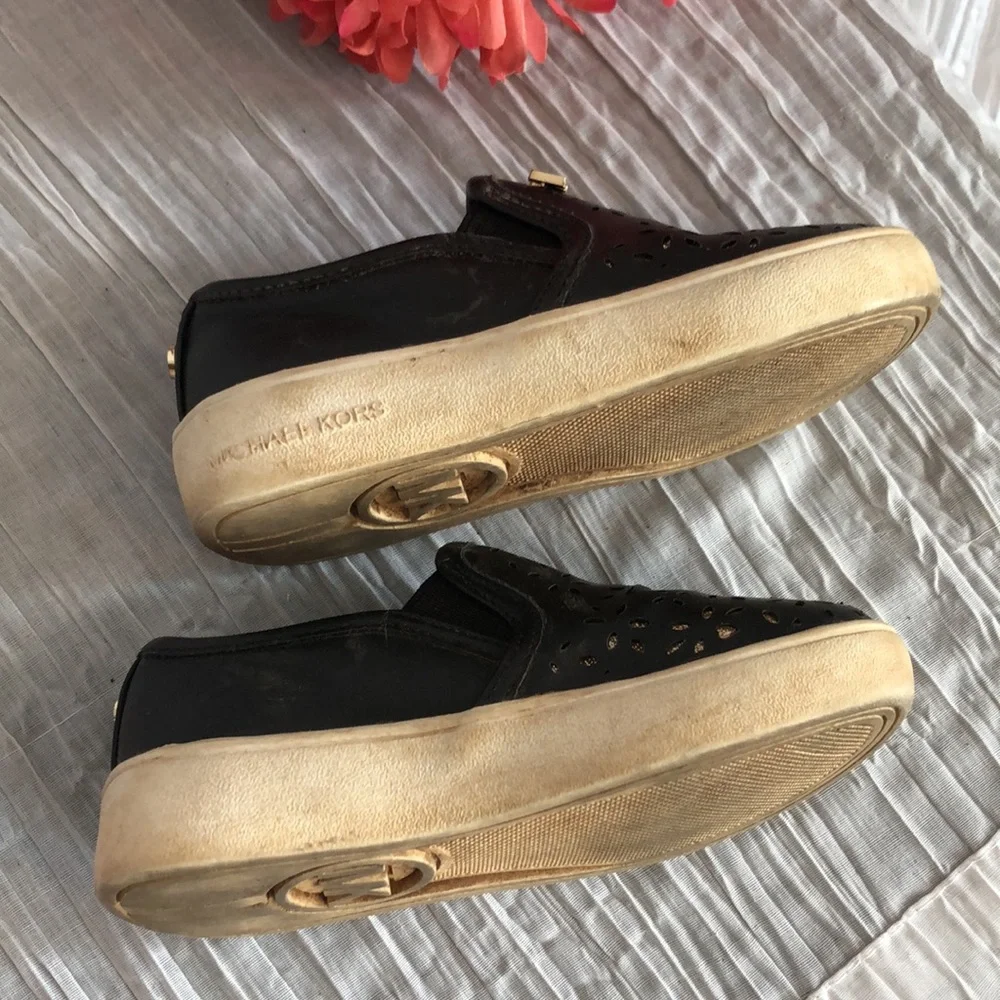 MICHAEL KORS Jem Olivia toddler girls size 8 navy blue & gold eyelet sneakers